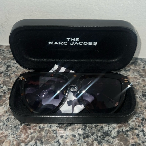 Marc Jacobs Sunglasses NIB - Picture 2 of 9